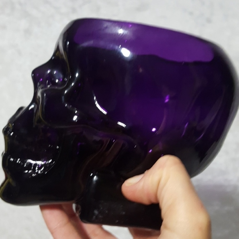 Skull Makeup Brush Holder - Picture 4 of 8